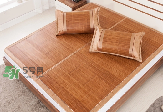 三伏天坐月子可以睡涼席嗎？夏天坐月子可以睡涼席嗎？