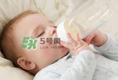 6個月寶寶不能喝水嗎？寶寶多大可以喝水呢？