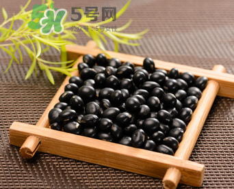 黑豆怎么吃促進(jìn)排卵？什么時候吃黑豆促排卵？