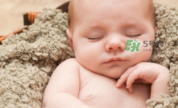 3~5個月的寶寶有多了解這個世界？寶寶睡眠習(xí)慣如何規(guī)范？