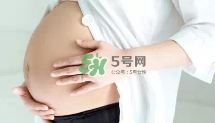 孕期肚皮癢是怎么回事？妊娠紋癢怎么辦？