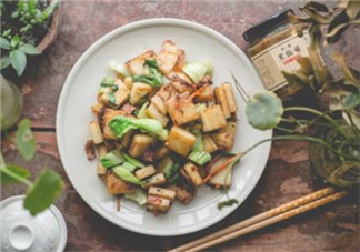 隔夜菜放冰箱能吃嗎？吃隔夜菜有哪些危害？