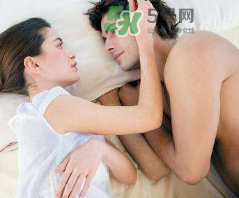 夫妻經常親熱有哪些好處？夫妻性生活重要嗎？