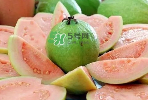 芭樂要削皮嗎？吃芭樂有什么好處？