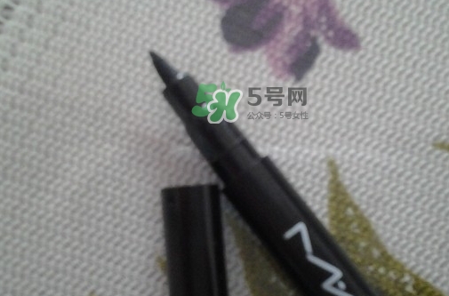 mac眼線液筆怎么用？mac魅可眼線液筆使用方法