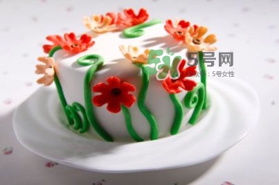 翻糖蛋糕師為什么那么火？翻糖蛋糕為何被稱為天價(jià)蛋糕