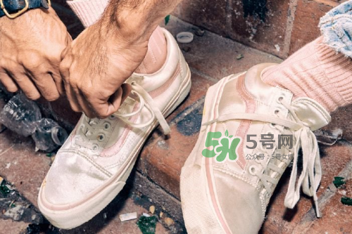 opening ceremony與vans聯(lián)名帆布鞋多少錢_哪幾款顏色？