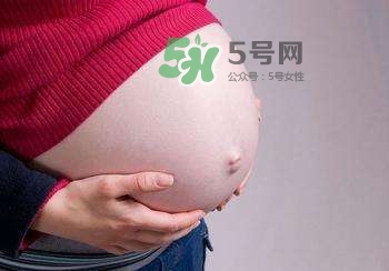 孕期可以蹲著上廁所嗎？孕期上廁所會壓到寶寶嗎？
