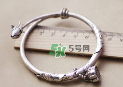 銀手鐲可以用牙膏洗嗎？銀手鐲可以用什么洗？