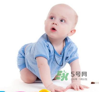 立秋后寶寶要穿什么衣服？立秋后寶寶要穿襪子嗎？
