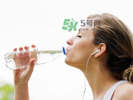 蘇打水可以加熱嗎？蘇打水能加熱喝嗎