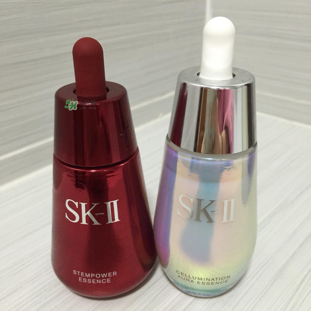 sk2小紅瓶和小燈泡精華哪個(gè)好？sk2小燈泡和小銀瓶精華區(qū)別