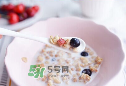 卡樂(lè)比梅果牛奶系列麥片好吃嗎？卡樂(lè)比梅果牛奶系列價(jià)格
