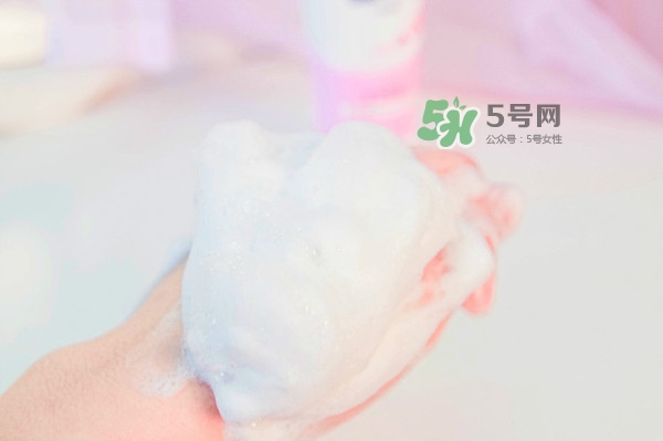 碧柔卸妝潔面乳好用嗎？碧柔卸妝潔面乳怎么用？