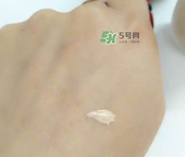 玫珂菲水粉霜怎么樣？玫珂菲全新雙用水粉霜好用嗎？