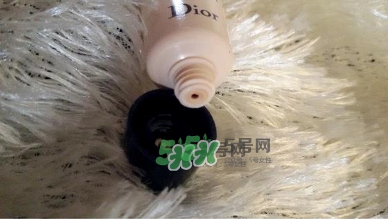 迪奧星光亮妍粉底液怎么樣？迪奧凝脂星光亮妍粉底液價格