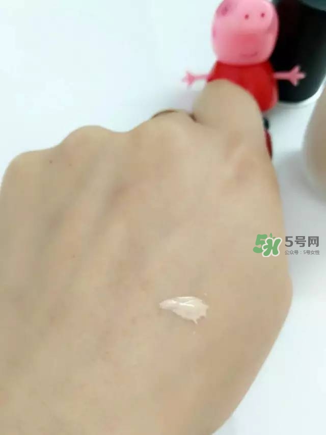 玫珂菲水粉霜怎么樣？玫珂菲全新雙用水粉霜好用嗎？