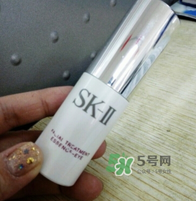 skii眼部神仙水怎么用？sk2眼部精華乳使用方法