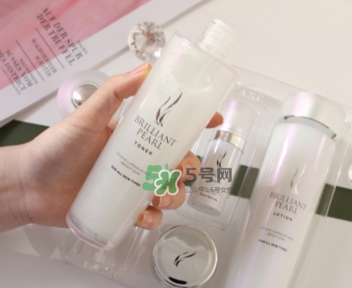 ahc珍珠美白水乳套盒有什么？ahc珍珠美白水乳套裝價格