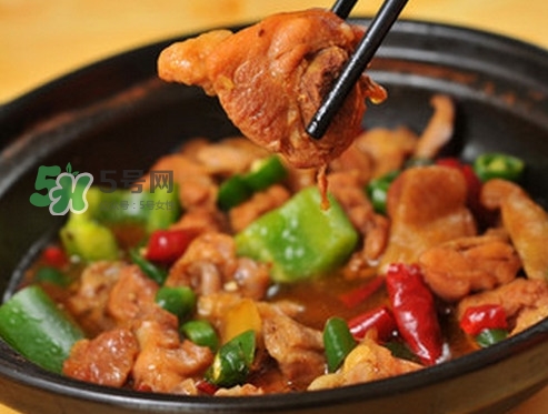 黃燜雞米飯多少錢一份？黃燜雞米飯?zhí)攸c是什么