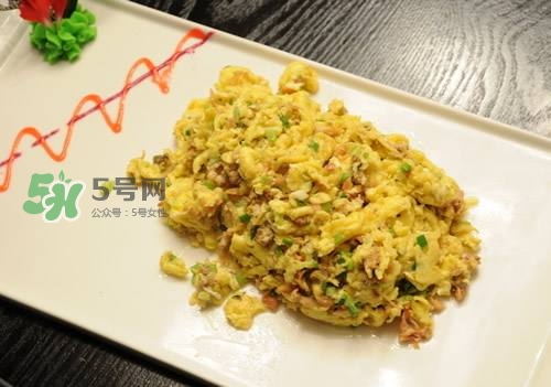 順產(chǎn)前做什么運(yùn)動(dòng)生得快？順產(chǎn)前吃什么有助分娩？