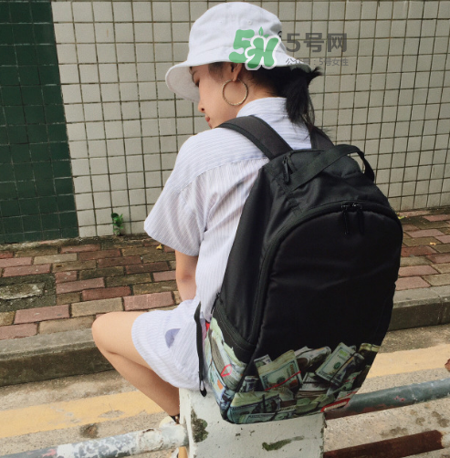 sprayground翅膀書包多少錢？sprayground雙肩包什么價(jià)位？