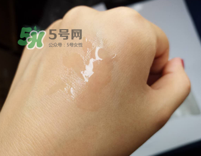蘭蔻小黑瓶安瓶精華怎么用？蘭蔻小黑瓶安瓶精華使用方式