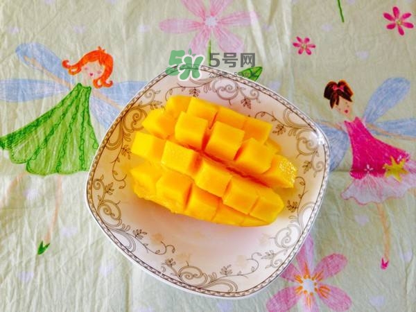 孕晚期能吃芒果嗎？孕晚期吃了很多芒果對(duì)胎兒好嗎？