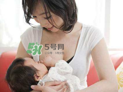 塞奶了有硬塊怎么辦？塞奶要熱敷還是冷敷？