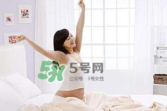 孕婦睡覺能伸懶腰嗎？孕婦睡覺伸懶腰對胎兒有什么影響？
