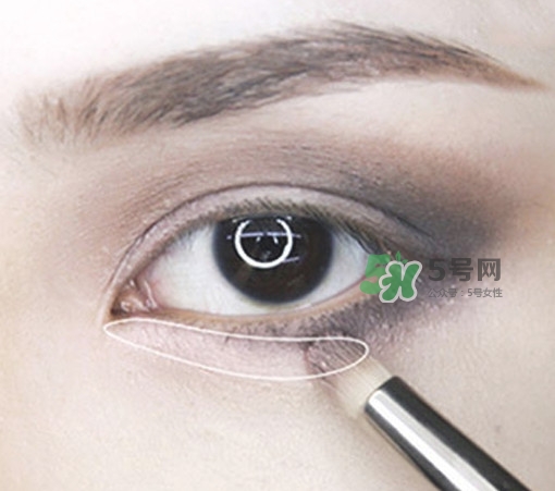 煙熏妝怎么畫？煙熏妝的畫法步驟圖解