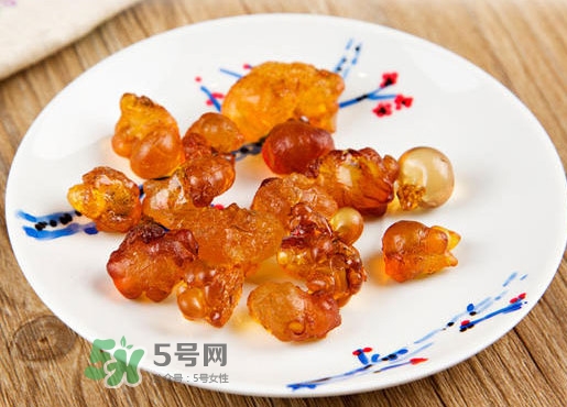 桃膠適合什么人吃？吃桃膠會上火嗎？