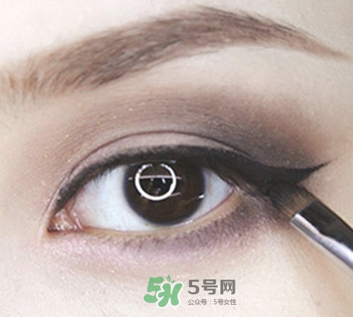 煙熏妝怎么畫？煙熏妝的畫法步驟圖解