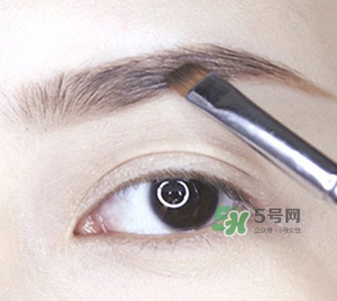 煙熏妝怎么畫？煙熏妝的畫法步驟圖解