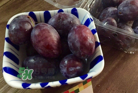 新鮮西梅好吃嗎？新鮮西梅什么味道