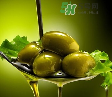 橄欖油豐胸效果怎么樣？橄欖油的豐胸方法