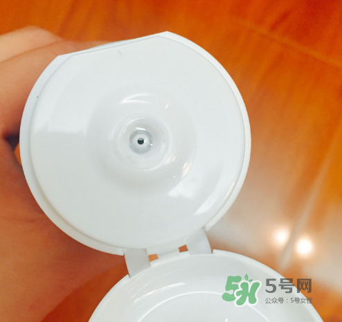 理膚泉潔面啫喱怎么樣？理膚泉潔面啫喱好用嗎？