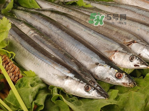 秋刀魚怎么烤好吃？用烤箱烤秋刀魚多少溫度合適