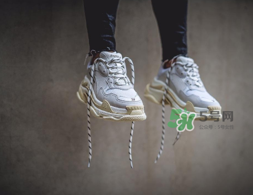 balenciaga triple s上腳效果怎么樣？巴黎世家復古訓練鞋上腳