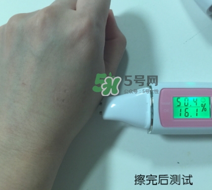 hr黑繃帶對痘痘有用嗎？赫蓮娜黑繃帶面霜使用心得