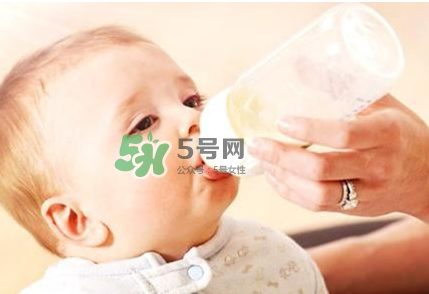 母乳和奶粉能混在一起吃嗎？母乳和奶粉混合喂養(yǎng)好嗎？