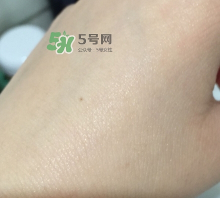 綠寶瓶和小黑瓶哪個好？綠寶瓶和小黑瓶對比