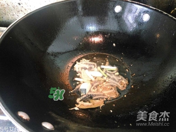 金鯧魚是海魚嗎？金鯧魚的刺多嗎？