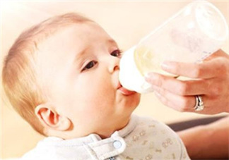母乳和奶粉能混在一起吃嗎？母乳和奶粉混合喂養(yǎng)好嗎？