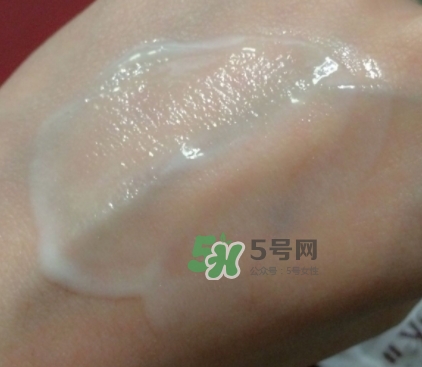 神仙水和小燈泡哪個(gè)好？神仙水和小燈泡使用順序