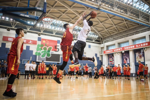 歐文中國行同款夜光鴛鴦kyrie 3怎么樣？耐克夜光鴛鴦kyrie 3測評