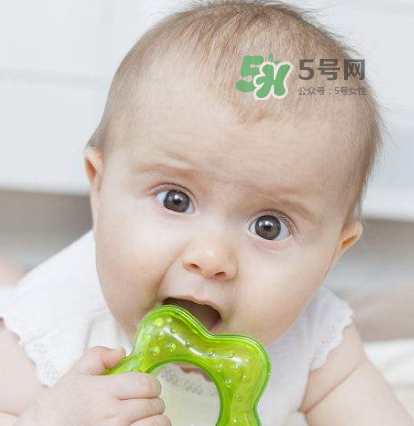 寶寶近視有什么癥狀？寶寶近視有什么表現(xiàn)？