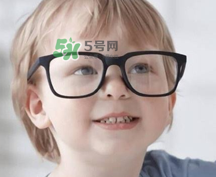 寶寶看電視對(duì)眼睛有影響嗎？寶寶看電視會(huì)近視眼嗎？