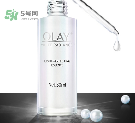 olay玉蘭油小白瓶小綠瓶哪個(gè)好？olay小白瓶小綠瓶區(qū)別
