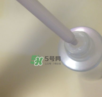 olay玉蘭油小白瓶小綠瓶哪個(gè)好？olay小白瓶小綠瓶區(qū)別